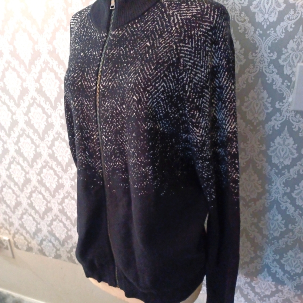 NWT INC Men Sweater